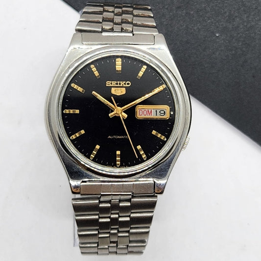 Vintage 1982 Original Seiko 5 Automatic 7009-3170 Black Face 17 Jewels Day-Date Japanese Men's Wrist Watch EG74