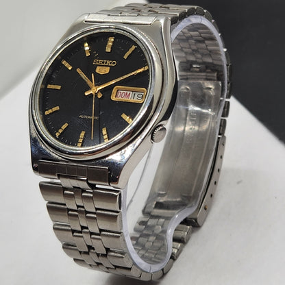Vintage 1982 Original Seiko 5 Automatic 7009-3170 Black Face 17 Jewels Day-Date Japanese Men's Wrist Watch EG74