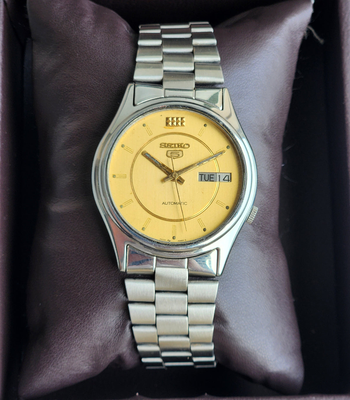 Vintage 1980 Original Seiko 5 Automatic 7009-3101 Golden Face 17 Jewels Day-Date Japanese Men's Wrist Watch EG76