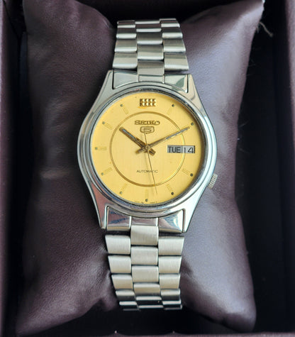 Vintage 1980 Original Seiko 5 Automatic 7009-3101 Golden Face 17 Jewels Day-Date Japanese Men's Wrist Watch EG76