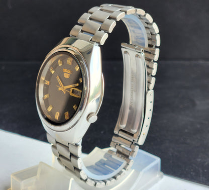 Vintage 1985 Original Seiko 5 Automatic 7009-8330 Black Face 17 Jewels Day-Date Japanese Men's Wrist Watch EG77