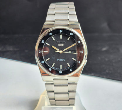 Vintage 1984 Original Seiko 5 Automatic 7009-3161 Black Face 17 Jewels Day-Date Japanese Men's Wrist Watch EG80