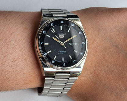 Vintage 1984 Original Seiko 5 Automatic 7009-3161 Black Face 17 Jewels Day-Date Japanese Men's Wrist Watch EG80
