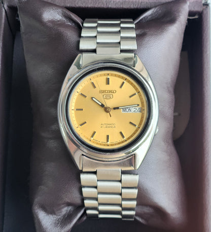 Vintage 1997 Original Seiko 5 Automatic 7S26-3040 Golden Face 21 Jewels Day-Date Japanese Men's Wrist Watch EG86