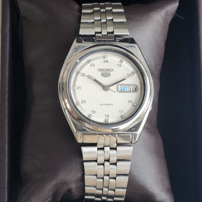 Vintage 1997 Original Seiko 5 Automatic 7S26-8760 White Face 21 Jewels Day-Date Japanese Men's Wrist Watch EG87