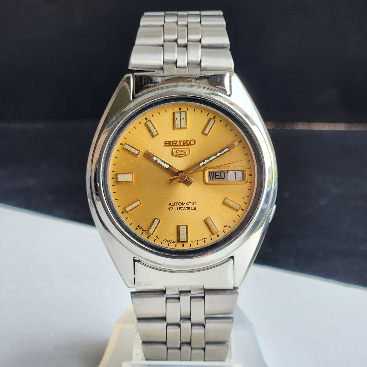 Vintage 1985 Original Seiko 5 Automatic 7009-8740 Golden Face 17 Jewels Day-Date Japanese Men's Wrist Watch EG93