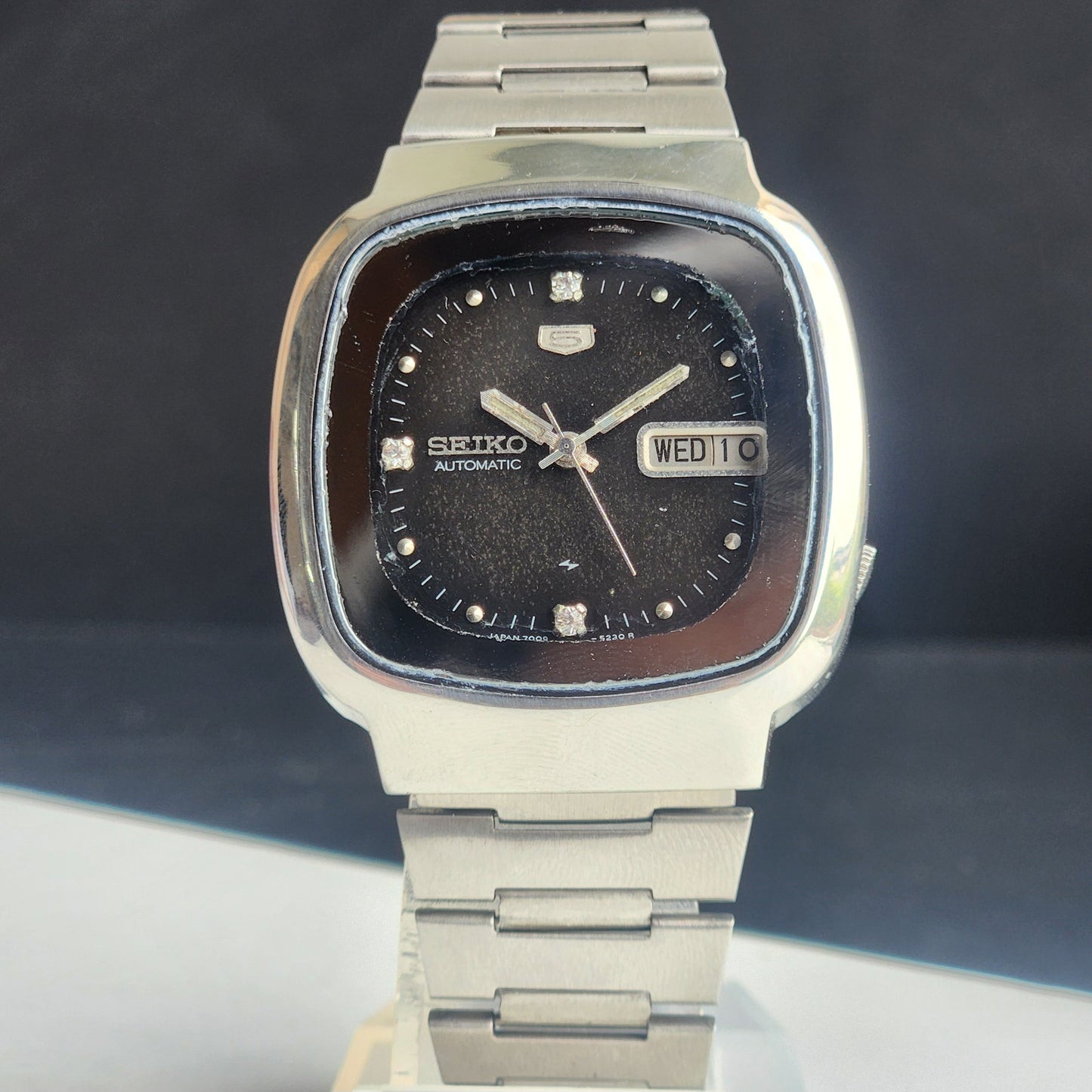 Vintage 1981 Original Seiko 5 Automatic 7009-5190 Black Face 17 Jewels Day-Date Japanese Men's Wrist Watch EG97