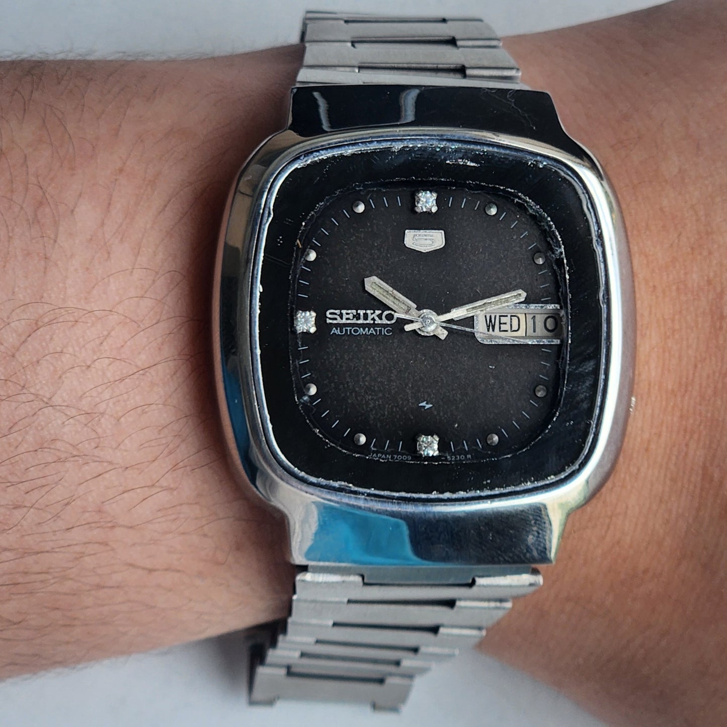 Vintage 1981 Original Seiko 5 Automatic 7009-5190 Black Face 17 Jewels Day-Date Japanese Men's Wrist Watch EG97