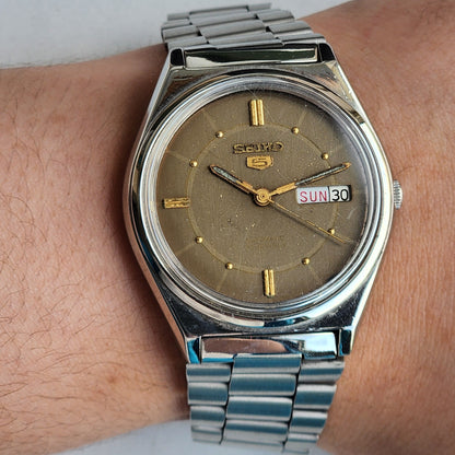 Vintage 1976 Original Seiko 5 Automatic 6309-8970 Brown Face 21 Jewels Day-Date Japanese Men's Wrist Watch EG100