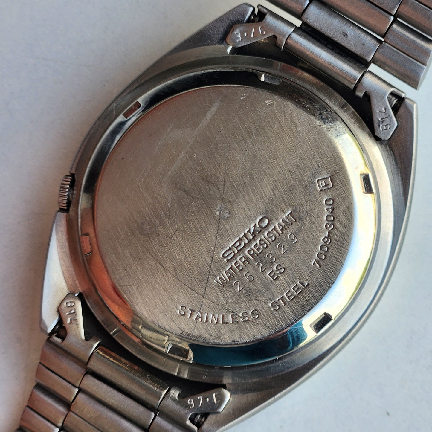 Vintage 1982 Original Seiko 5 Automatic 7009-3040 Black Face 17 Jewels Day-Date Japanese Men's Wrist Watch EG102
