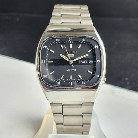 Vintage 1983 Original Seiko 5 Automatic 6309-532A Black Face 17 Jewels Day-Date Japanese Men's Wrist Watch EG103