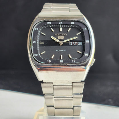 Vintage 1983 Original Seiko 5 Automatic 6309-532A Black Face 17 Jewels Day-Date Japanese Men's Wrist Watch EG103