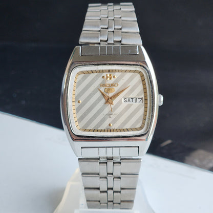 Vintage 1992 Original Seiko 5 Automatic 6349-5000 Silver Face 17 Jewels Day-Date Japanese Men's Wrist Watch EG108