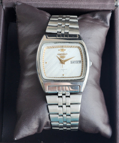 Vintage 1992 Original Seiko 5 Automatic 6349-5000 Silver Face 17 Jewels Day-Date Japanese Men's Wrist Watch EG108