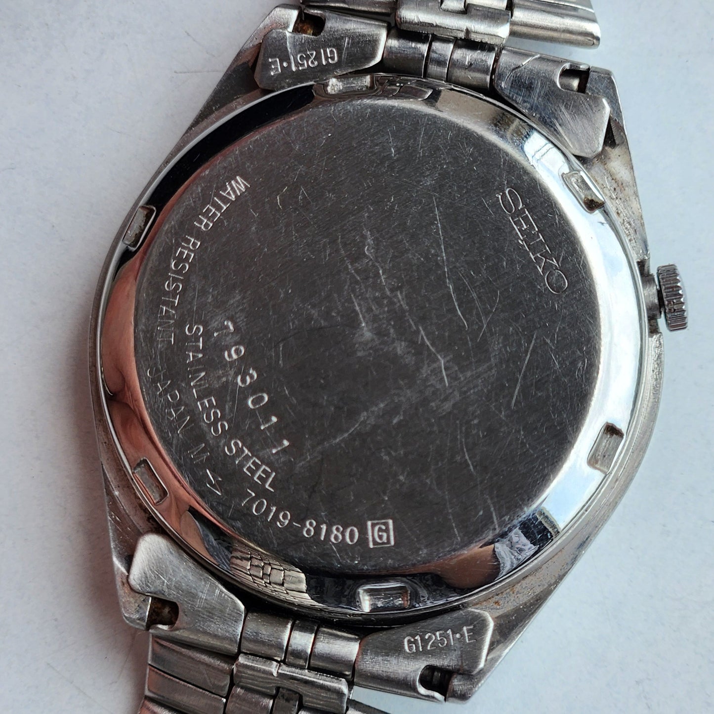 Vintage 1977 Original Seiko 5 Automatic 7019-8180 Silver Face 21 Jewels Day-Date Japanese Men's Wrist Watch EG109