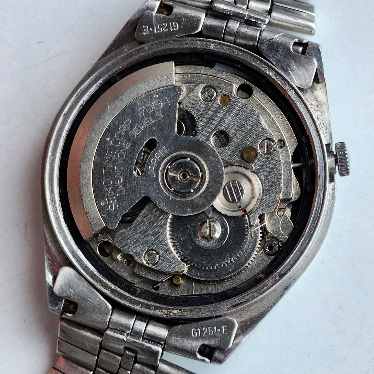 Vintage 1977 Original Seiko 5 Automatic 7019-8180 Silver Face 21 Jewels Day-Date Japanese Men's Wrist Watch EG109