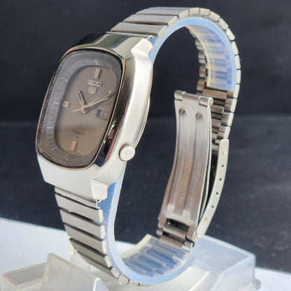 Vintage 1980 Original Seiko 5 Automatic 7009-511A Grey Face 17 Jewels Day-Date Japanese Men's Wrist Watch EG112