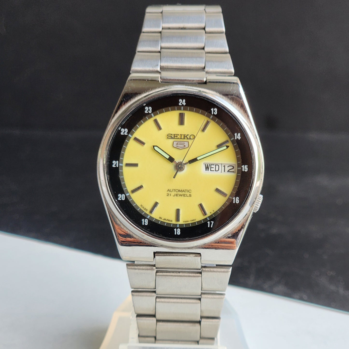 Vintage Original Seiko 5 Automatic 7S26-00R0 Yellow Face 21 Jewels Exhibition Back Day-Date Japanese Men's Wrist Watch EG143