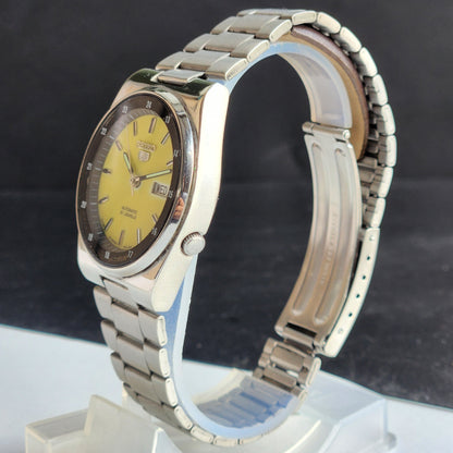 Vintage Original Seiko 5 Automatic 7S26-00R0 Yellow Face 21 Jewels Exhibition Back Day-Date Japanese Men's Wrist Watch EG143