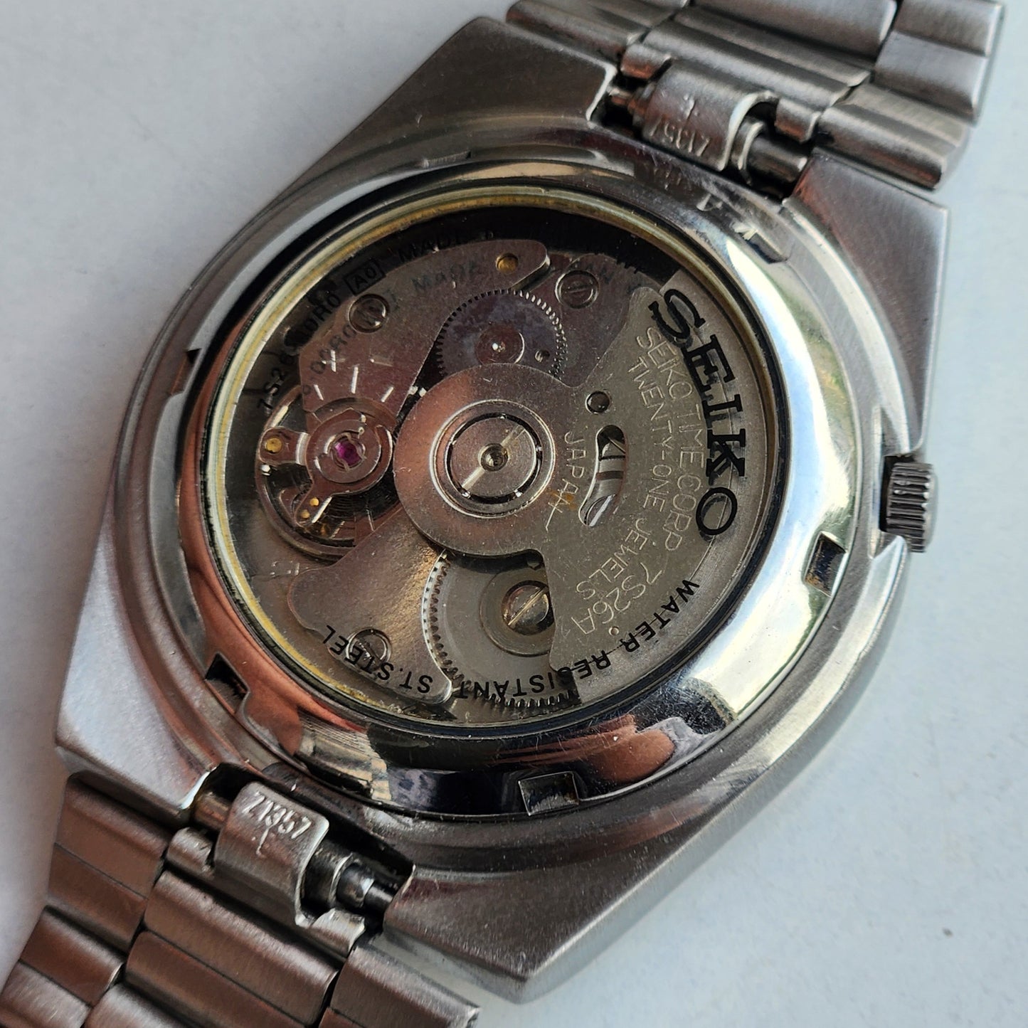 Vintage Original Seiko 5 Automatic 7S26-00R0 Yellow Face 21 Jewels Exhibition Back Day-Date Japanese Men's Wrist Watch EG143
