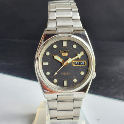 Vintage Original Seiko 5 Automatic 7S26-02V0 Black Face 21 Jewels Exhibition Back Day-Date Japanese Men's Wrist Watch EG145