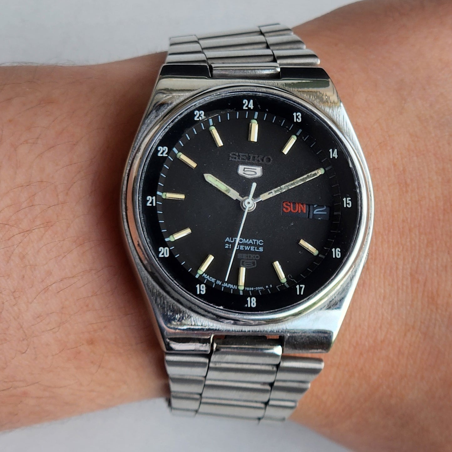 Vintage Original Seiko 5 Automatic 7S26-0560 Railway Time Black Face 21 Jewels Exhibition Back Day-Date Japanese Men's Wrist Watch EG146