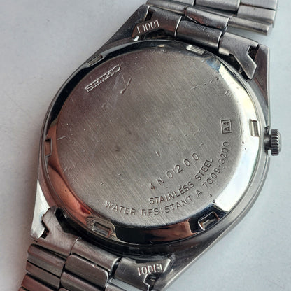 Vintage 1984 Original Seiko 5 Automatic 7009-3200 Blue Face 17 Jewels Day-Date Japanese Men's Wrist Watch EG114