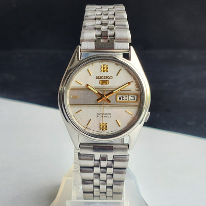 Vintage 1983 Original Seiko 5 Automatic 7S26-6000 White Face 21 Jewels Day-Date Japanese Men's Wrist Watch EG115