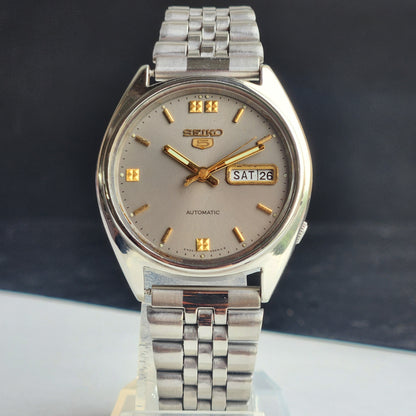 Vintage 1984 Original Seiko 5 Automatic 6309-7310  Grey Face 17 Jewels Day-Date Japanese Men's Wrist Watch EG117