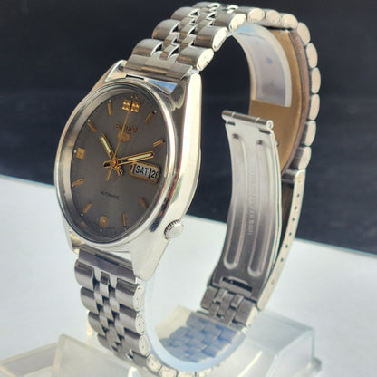 Vintage 1984 Original Seiko 5 Automatic 6309-7310  Grey Face 17 Jewels Day-Date Japanese Men's Wrist Watch EG117