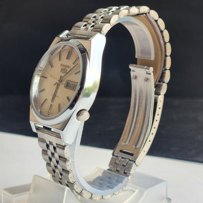 Vintage 1984 Original Seiko 5 Automatic 6309-9900  White Face 17 Jewels Day-Date Japanese Men's Wrist Watch EG118