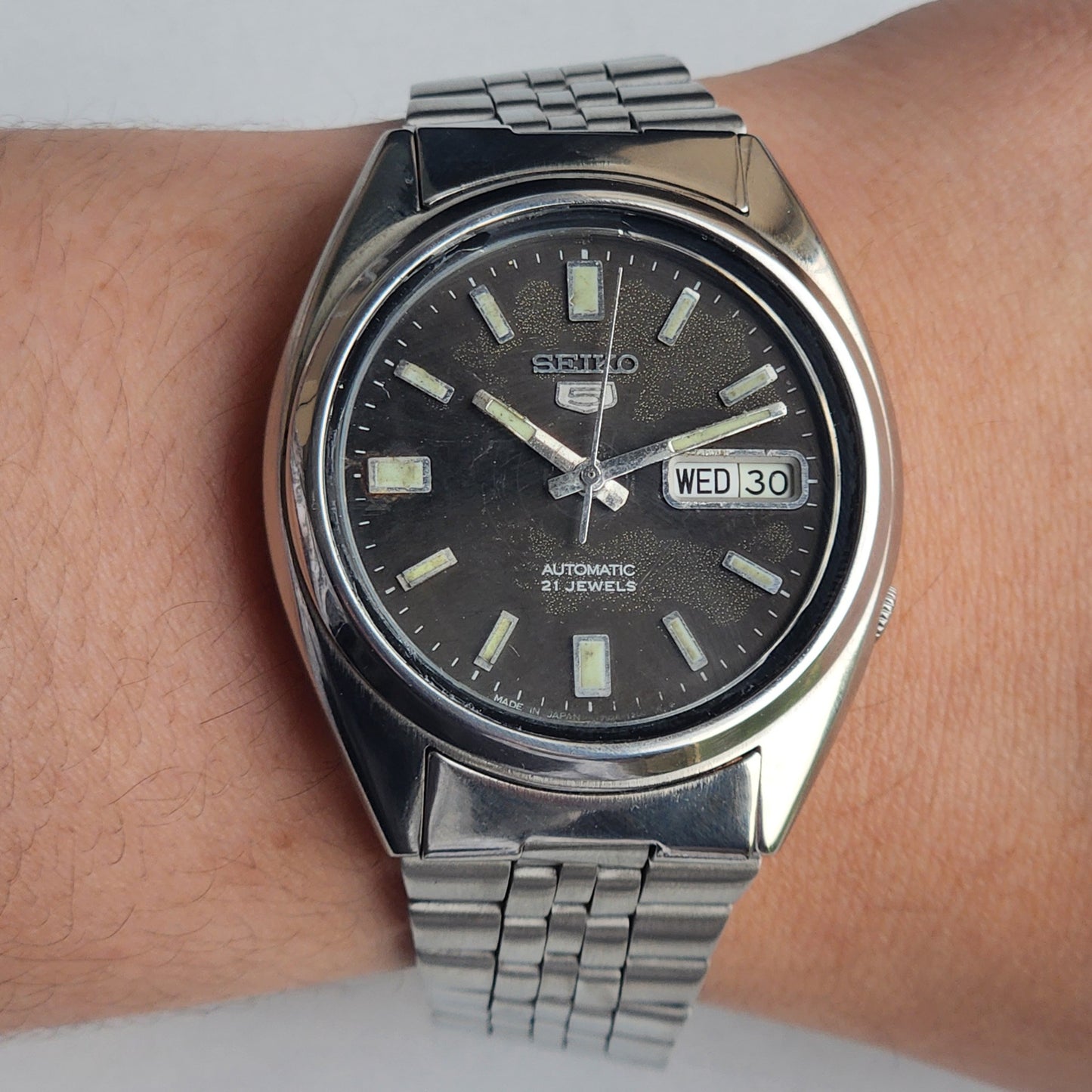 Vintage 1997 Original Seiko 5 Automatic 7S26-3040  Black Face 21 Jewels Day-Date Japanese Men's Wrist Watch EG119
