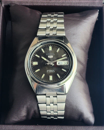 Vintage 1997 Original Seiko 5 Automatic 7S26-3040  Black Face 21 Jewels Day-Date Japanese Men's Wrist Watch EG119