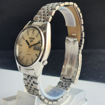 Vintage 1985 Original Seiko 5 Automatic 6309-8840  White Face 17 Jewels Day-Date Japanese Men's Wrist Watch EG120