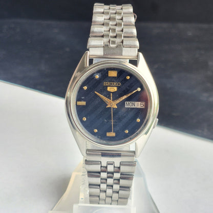 Vintage 1983 Original Seiko 5 Automatic 7009-6001  Blue Face 17 Jewels Day-Date Japanese Men's Wrist Watch EG122