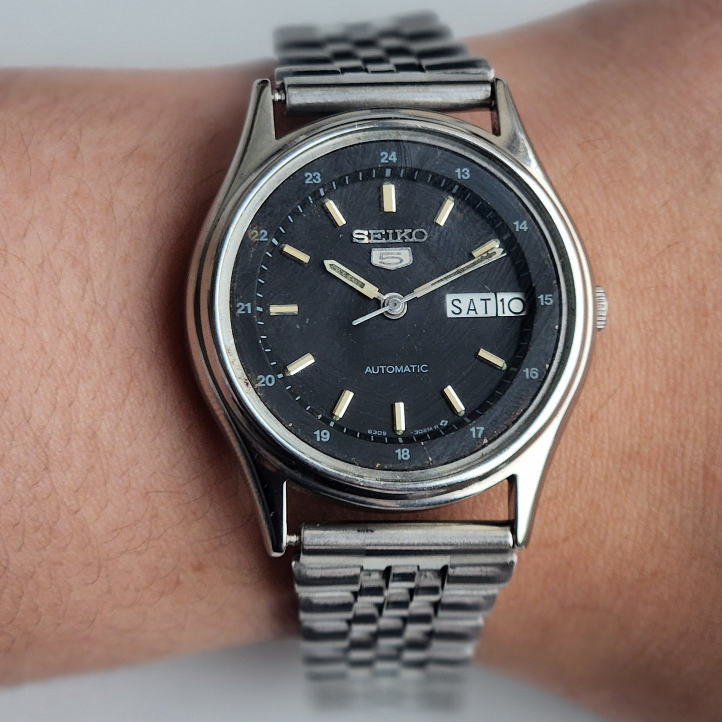 Vintage 1983 Original Seiko 5 Automatic 6309-8920  Black Face 17 Jewels Day-Date Japanese Men's Wrist Watch EG123