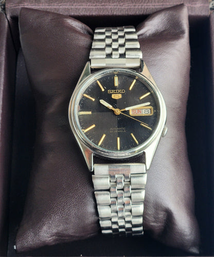 Vintage 1980 Original Seiko 5 Automatic 7009-3061  Black Face 17 Jewels Day-Date Japanese Men's Wrist Watch EG125