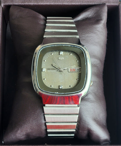 Vintage 1981 Original Seiko 5 Automatic 7009-5150  Black Face 17 Jewels Day-Date Japanese Men's Wrist Watch EG130