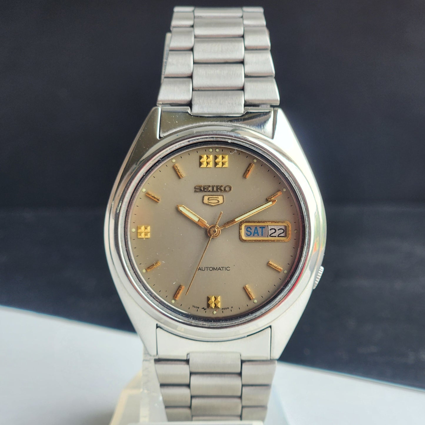 Vintage 1982 Original Seiko 5 Automatic 7009-3040 Grey Face 17 Jewels Day-Date Japanese Men's Wrist Watch EG132