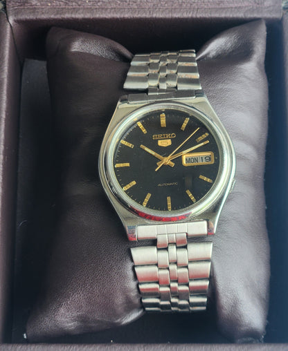 Vintage 1982 Original Seiko 5 Automatic 7009-3170 Black Face 17 Jewels Day-Date Japanese Men's Wrist Watch EG133