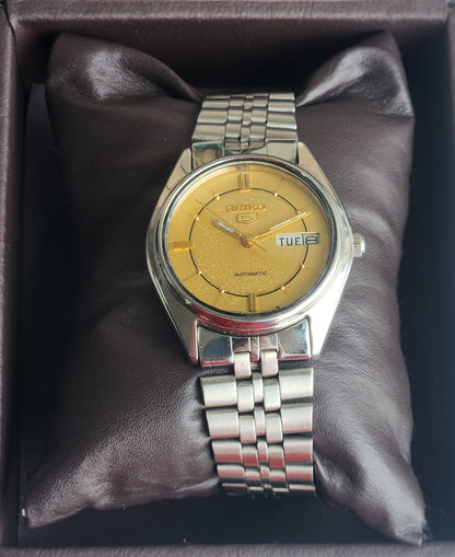 Vintage 1977 Original Seiko 5 Automatic 6309-6240 Golden Face 17 Jewels Day-Date Japanese Men's Wrist Watch EG139