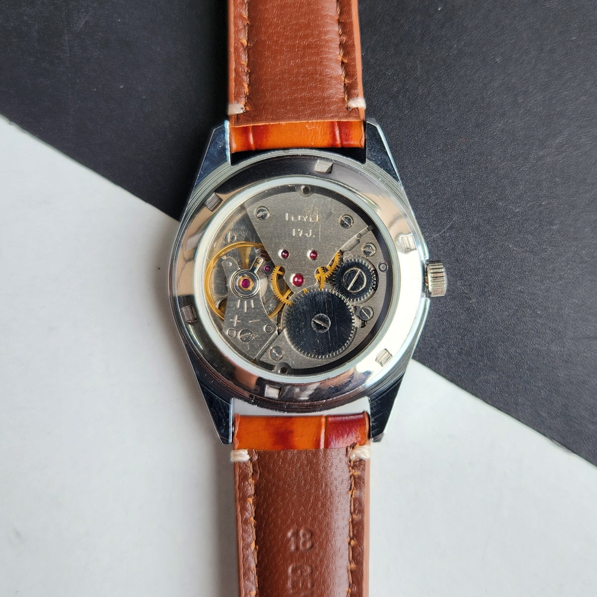 Vintage MOD HMT Kohinoor Hand Winding 17 Jewels Yellow Face Fluted Bezel Brown Leather strap Men's Wrist Watch G31