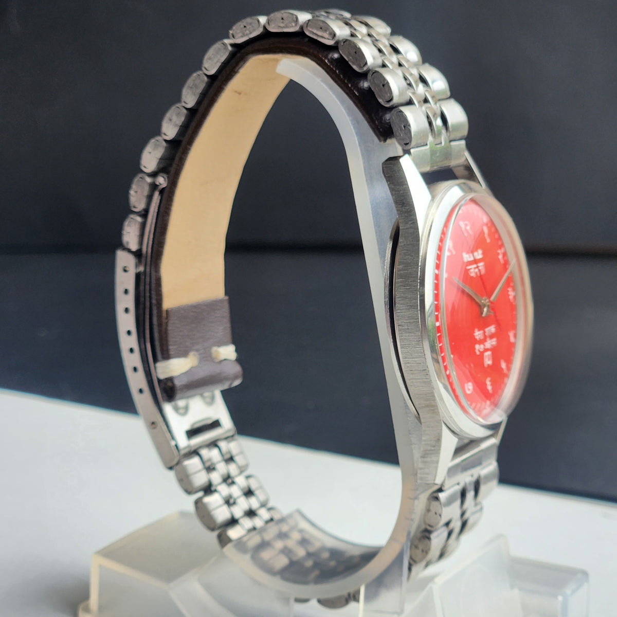 Vintage MOD HMT Janata Devanagari Hand Winding 17 Jewels Red Face 35MM Silver Case Exhibition Back Men's Wrist Watch G48