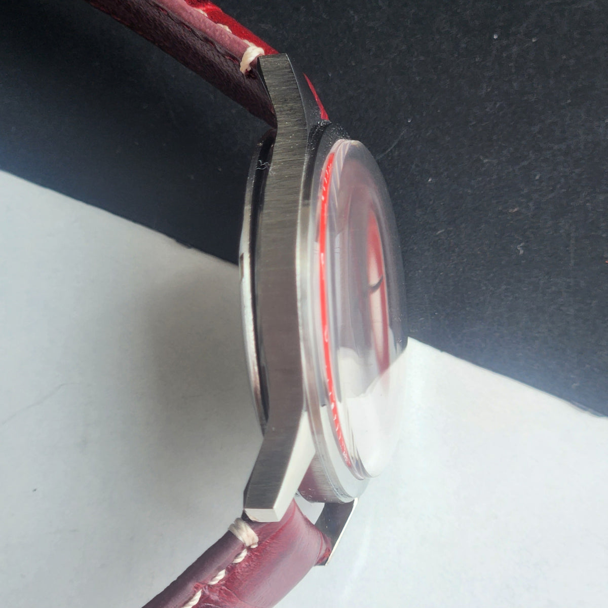 Vintage MOD HMT Janata Devanagari Hand Winding 17 Jewels Red Face 35MM Silver Case Red Leather Strap Men's Wrist Watch G63