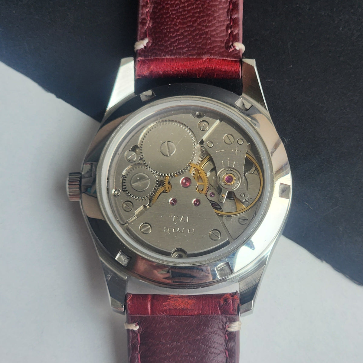 Vintage MOD HMT Janata Devanagari Hand Winding 17 Jewels Red Face 35MM Silver Case Red Leather Strap Men's Wrist Watch G63