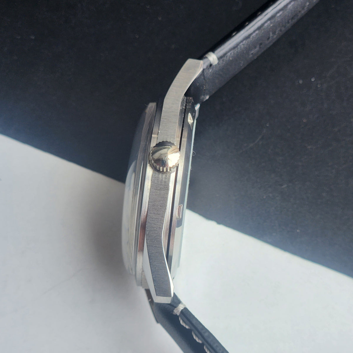 Vintage MOD HMT Janata Devanagari Hand Winding 17 Jewels White Face 35MM Silver Case Black Leather Strap Men's Wrist Watch G64