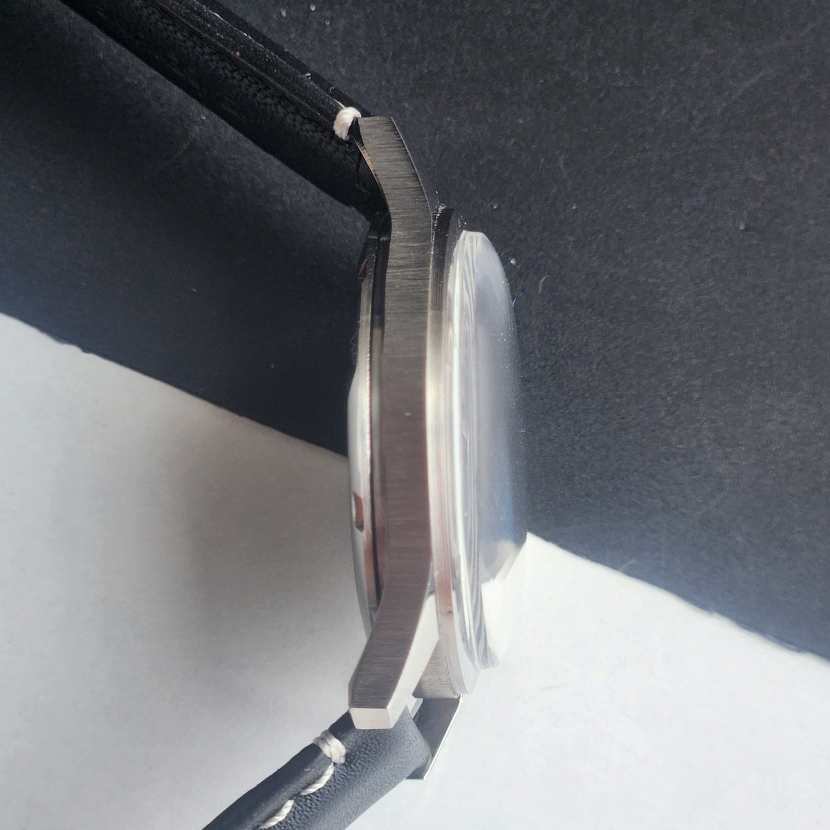 Vintage MOD HMT Janata Devanagari Hand Winding 17 Jewels White Face 35MM Silver Case Black Leather Strap Men's Wrist Watch G64