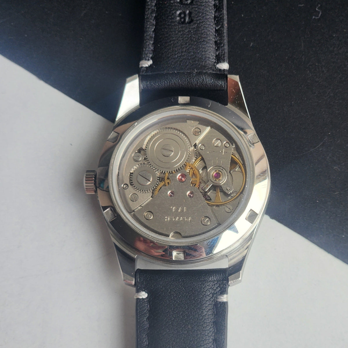Vintage MOD HMT Janata Devanagari Hand Winding 17 Jewels White Face 35MM Silver Case Black Leather Strap Men's Wrist Watch G64