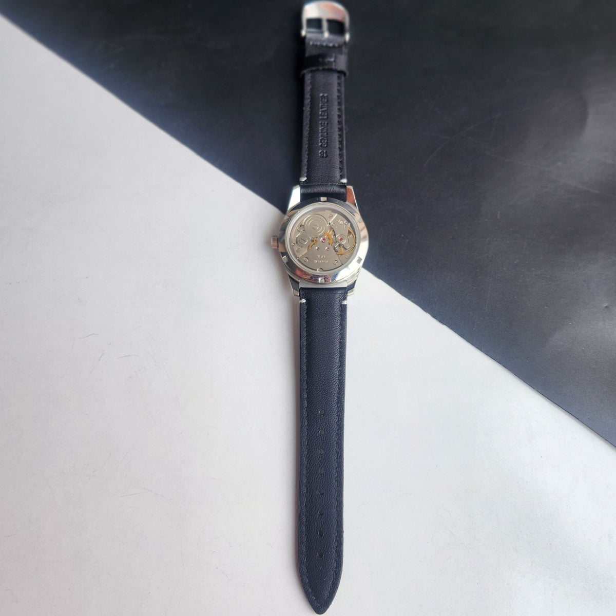 Vintage MOD HMT Janata Devanagari Hand Winding 17 Jewels White Face 35MM Silver Case Black Leather Strap Men's Wrist Watch G64