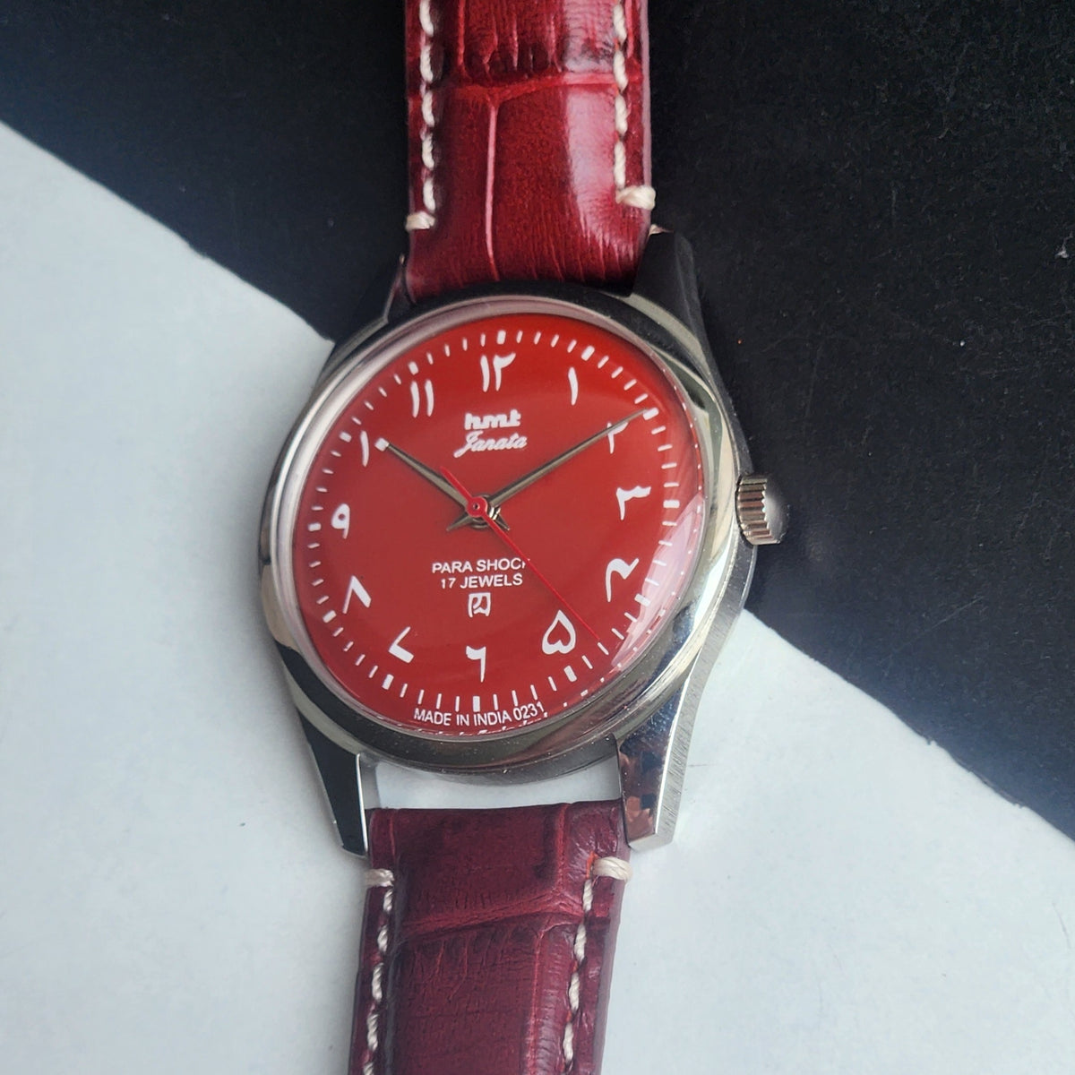 Vintage MOD HMT Janata Urdu/Arabic Hand Winding 17 Jewels Red Face 35MM Silver Case Red Leather Strap Men's Wrist Watch G69